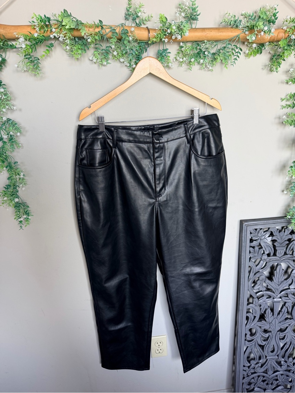 Nine West Black Faux Leather Ankle Jeans